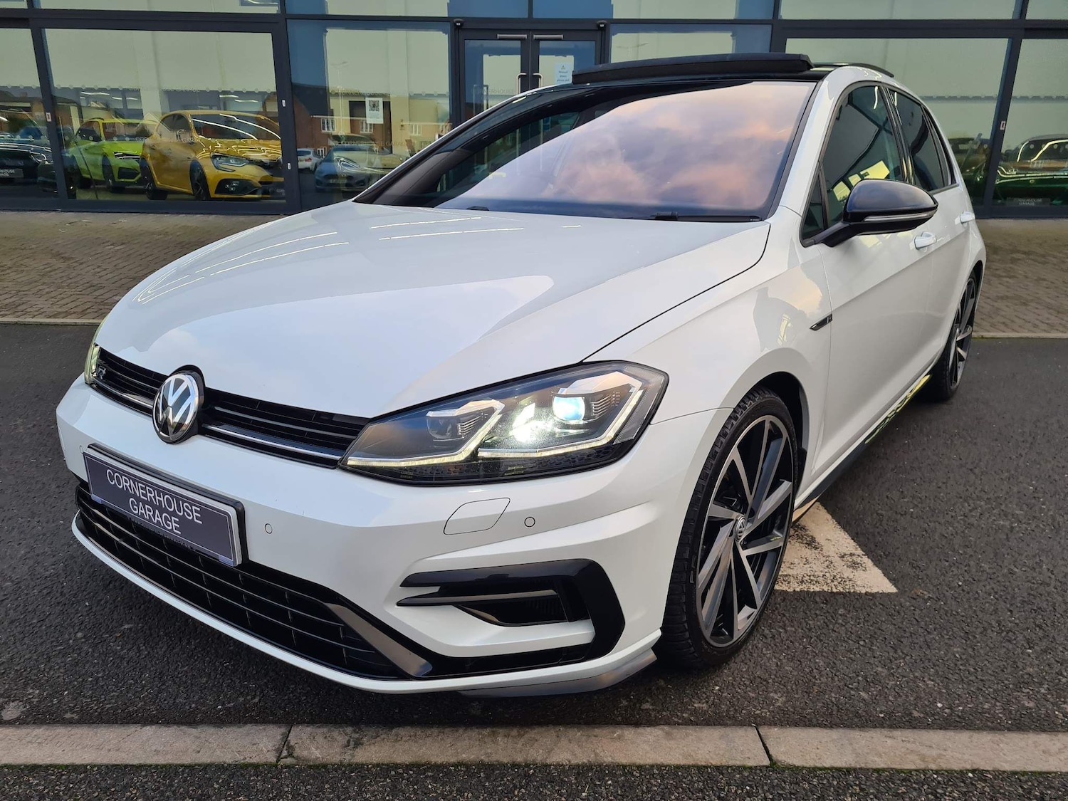 Used Volkswagen Golf 2017 for sale - 65026080: Photo 26