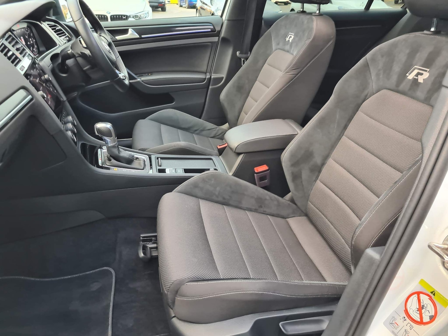 Used Volkswagen Golf 2017 for sale - 65026080: Photo 28