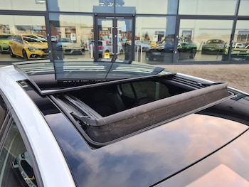 Used Volkswagen Golf 2017 for sale - 65026080: Photo