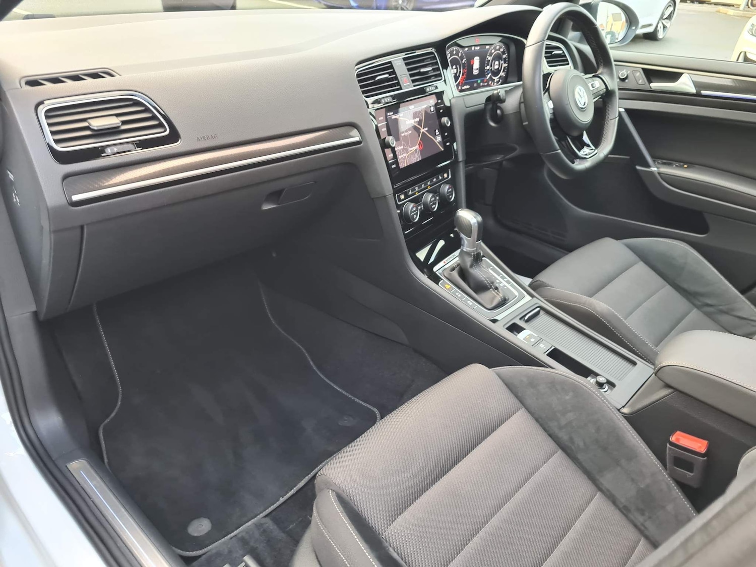 Used Volkswagen Golf 2017 for sale - 65026080: Photo 6