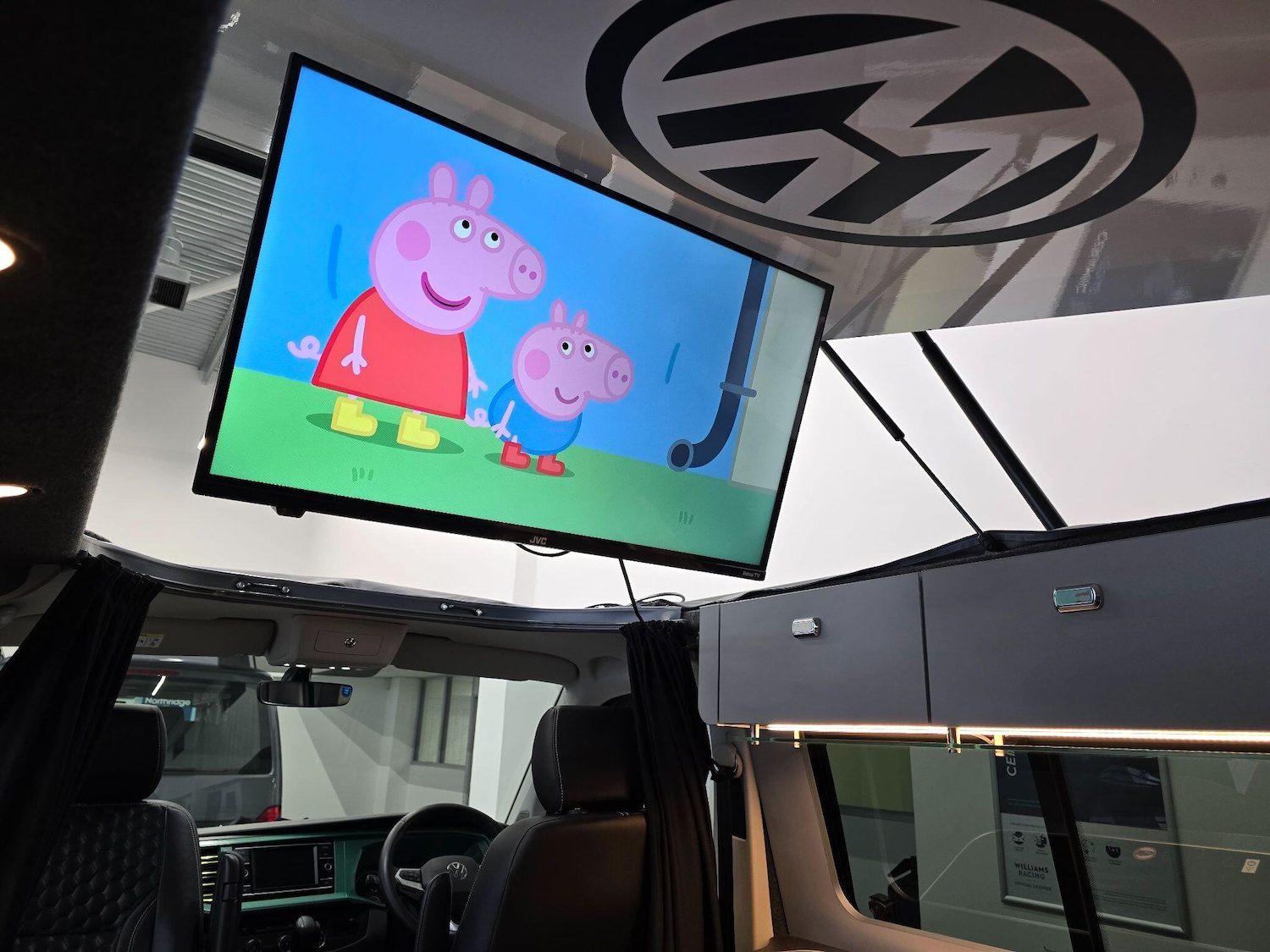 Used Volkswagen Transporter for sale - 77427613: Photo 2