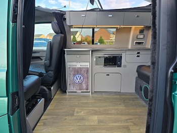 Used Volkswagen Transporter 2020 for sale - 77427613: Photo