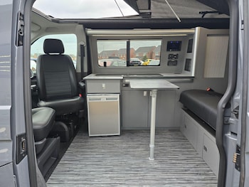 Used Volkswagen Transporter 2021 for sale - 77696643: Photo