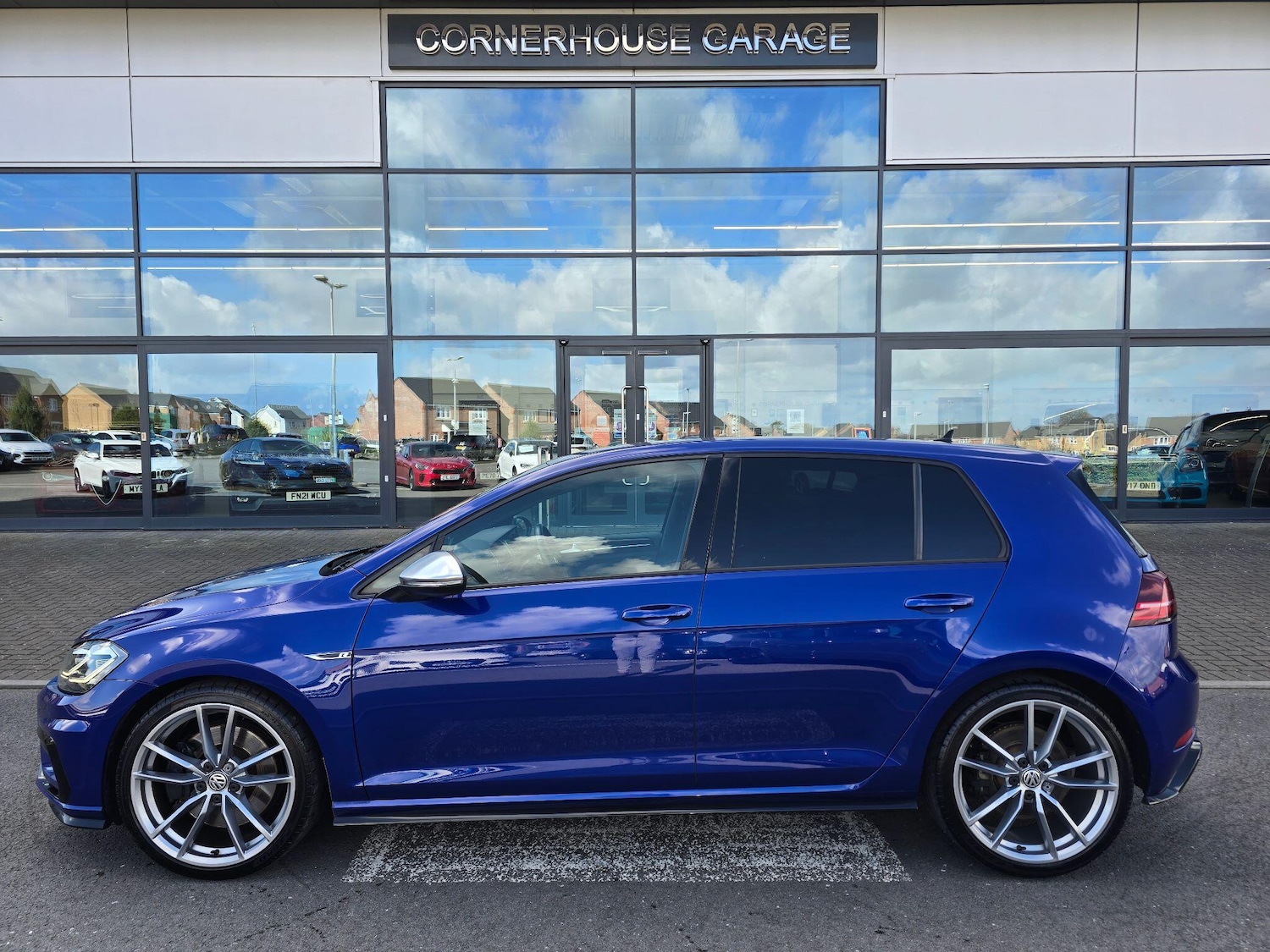 Used Volkswagen Golf 2017 for sale - 77892131: Photo 8