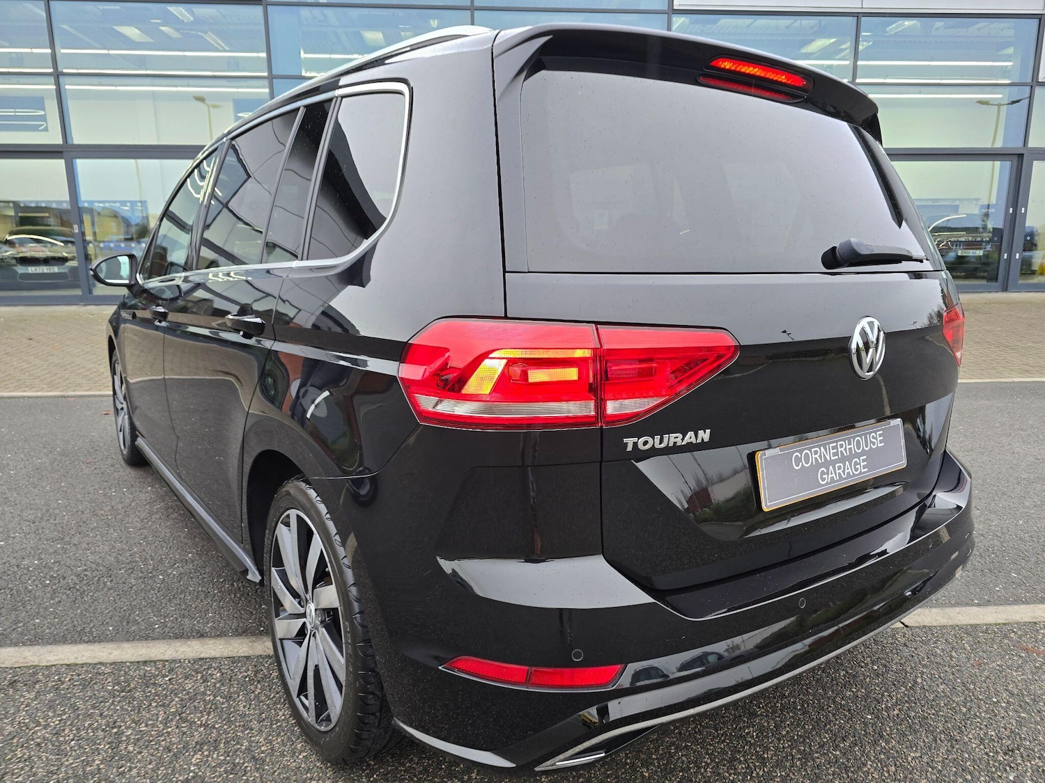Used Volkswagen Touran 2020 for sale - 77427622: Photo 3