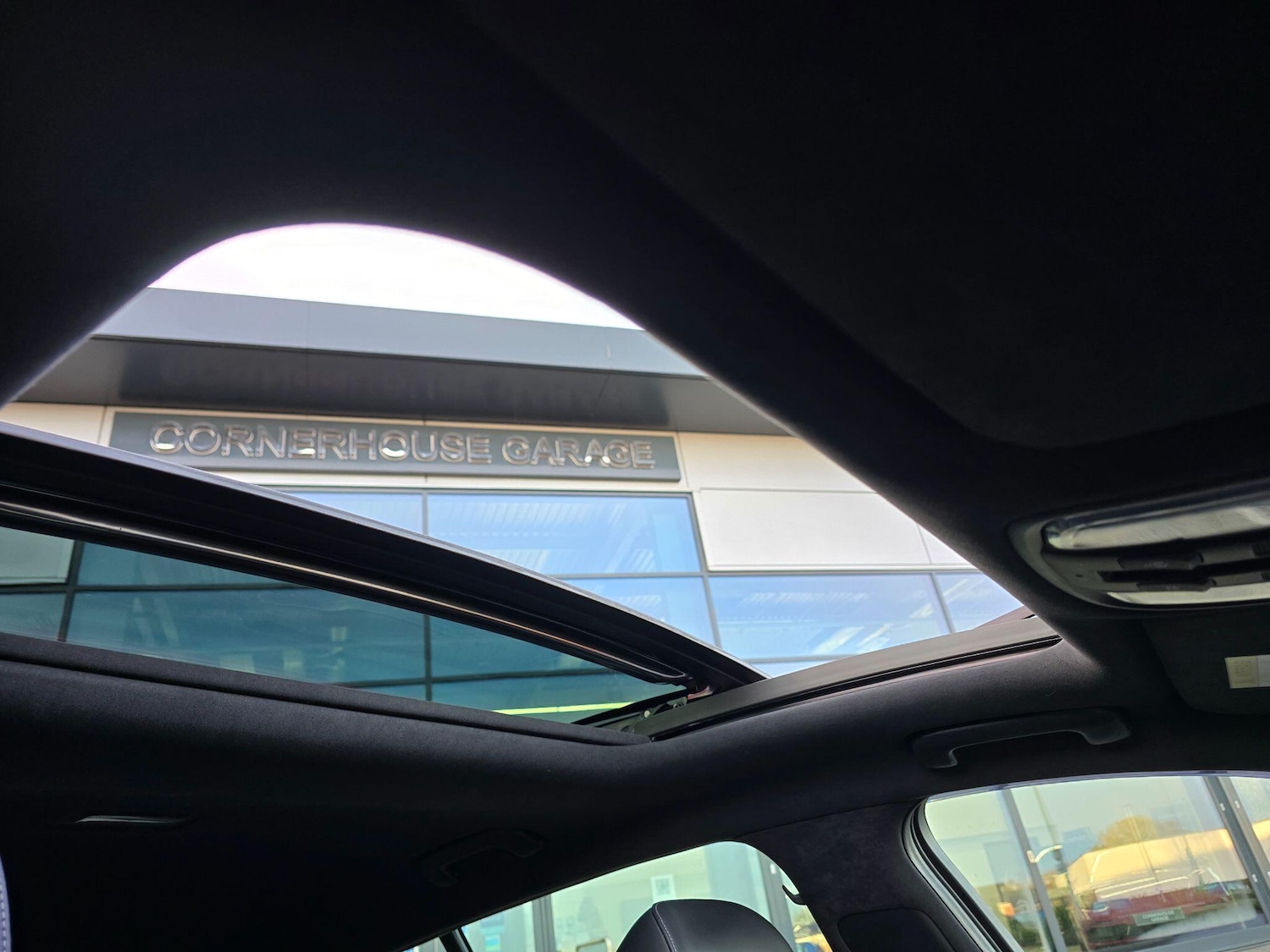 Used Kia Stinger 2018 for sale - 77427642: Photo 2