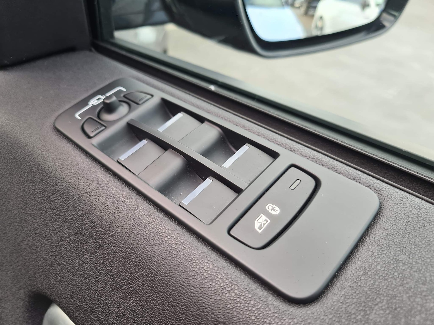 Used Land Rover Discovery Sport for sale - 64759976: Photo 40