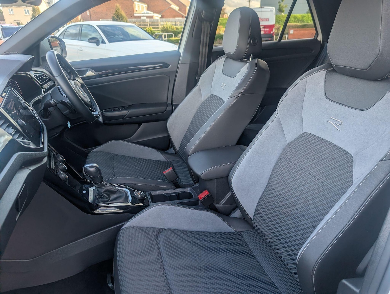 Used Volkswagen T-Roc 2021 for sale - 77427626: Photo 25