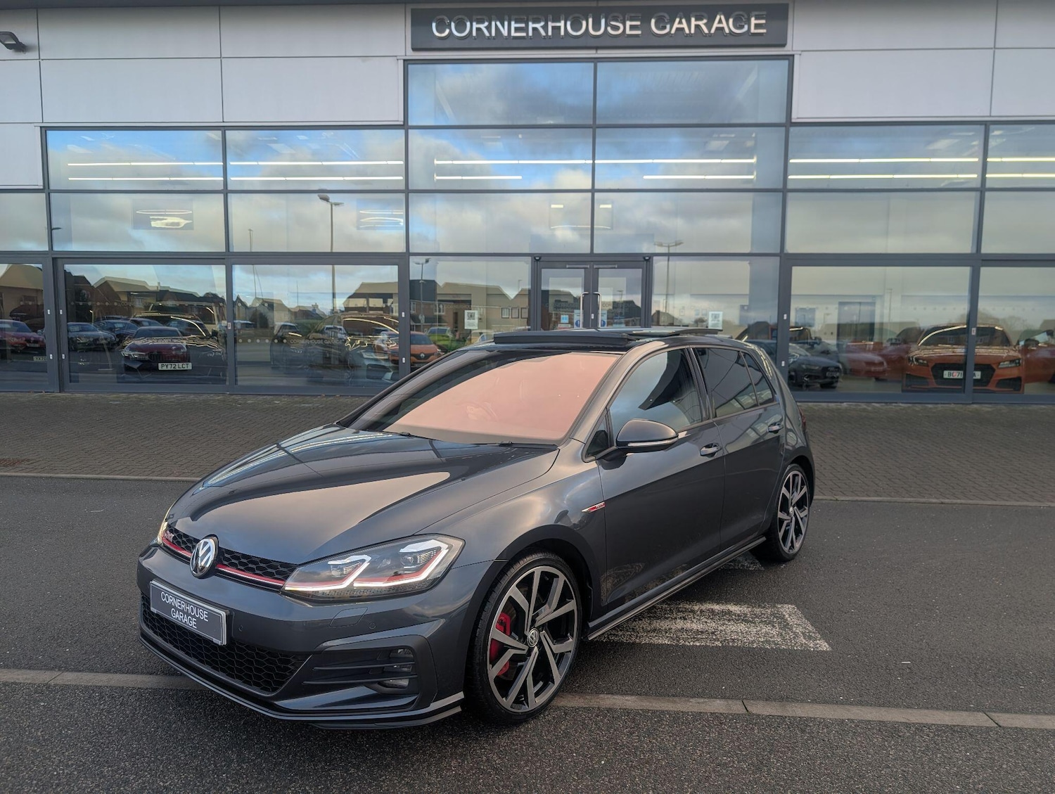 Used Volkswagen Golf 2019 for sale - 77427610: Photo 12