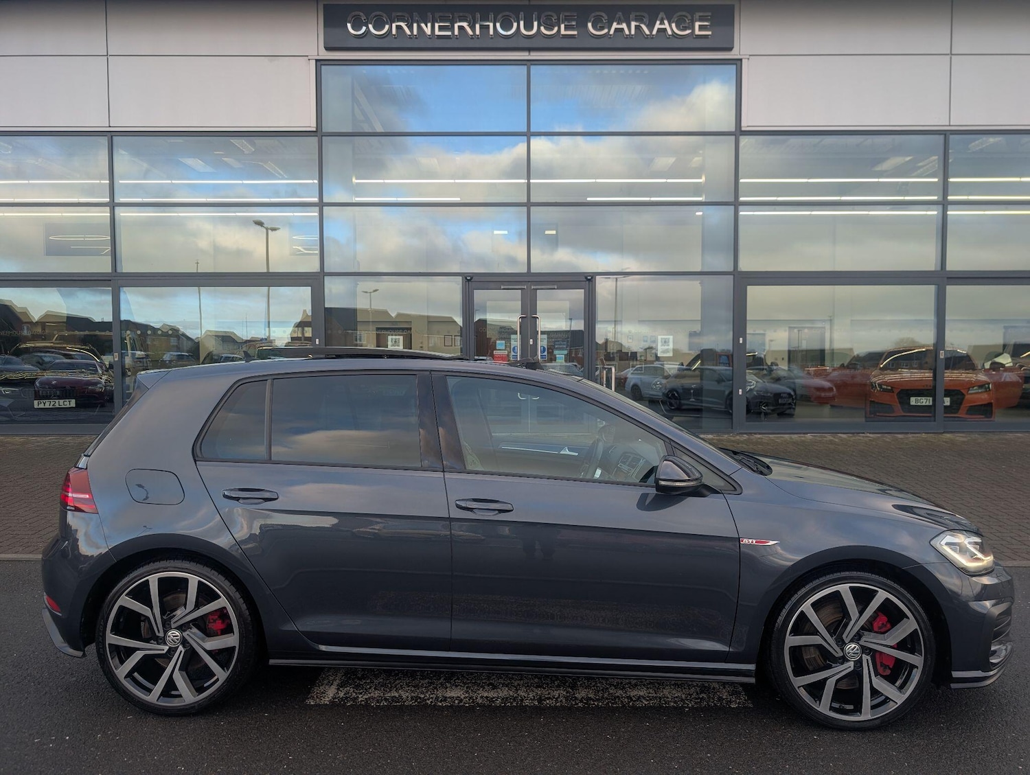 Used Volkswagen Golf 2019 for sale - 77427610: Photo 5