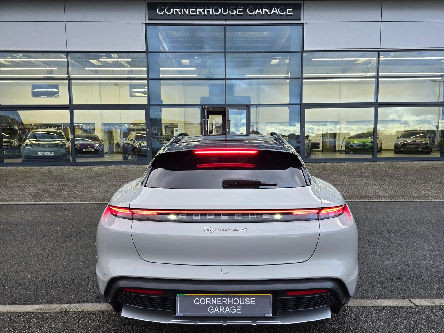 Used Porsche Taycan 2021 for sale - 77427592: Photo 16