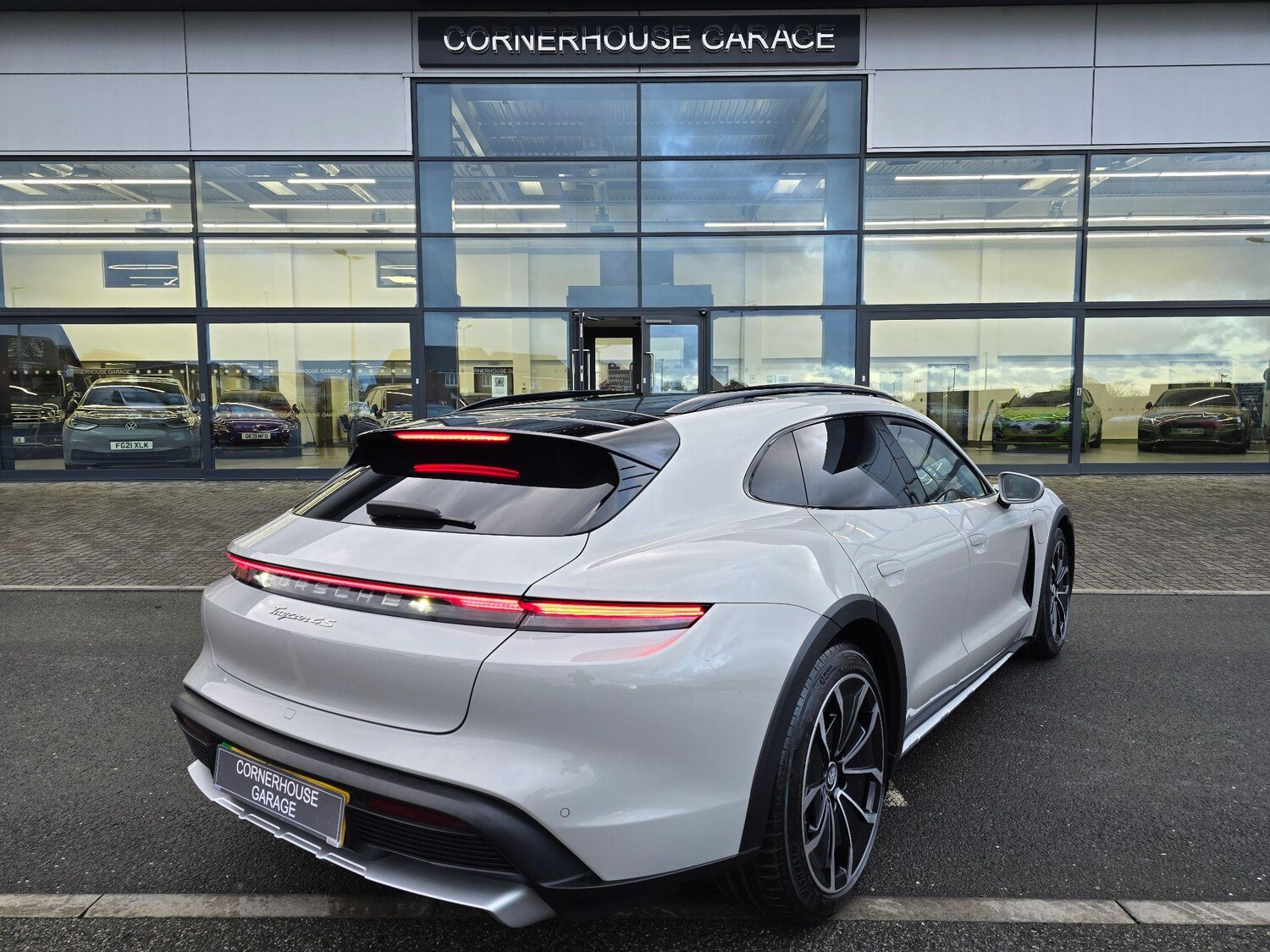 Used Porsche Taycan 2021 for sale - 77427592: Photo 17