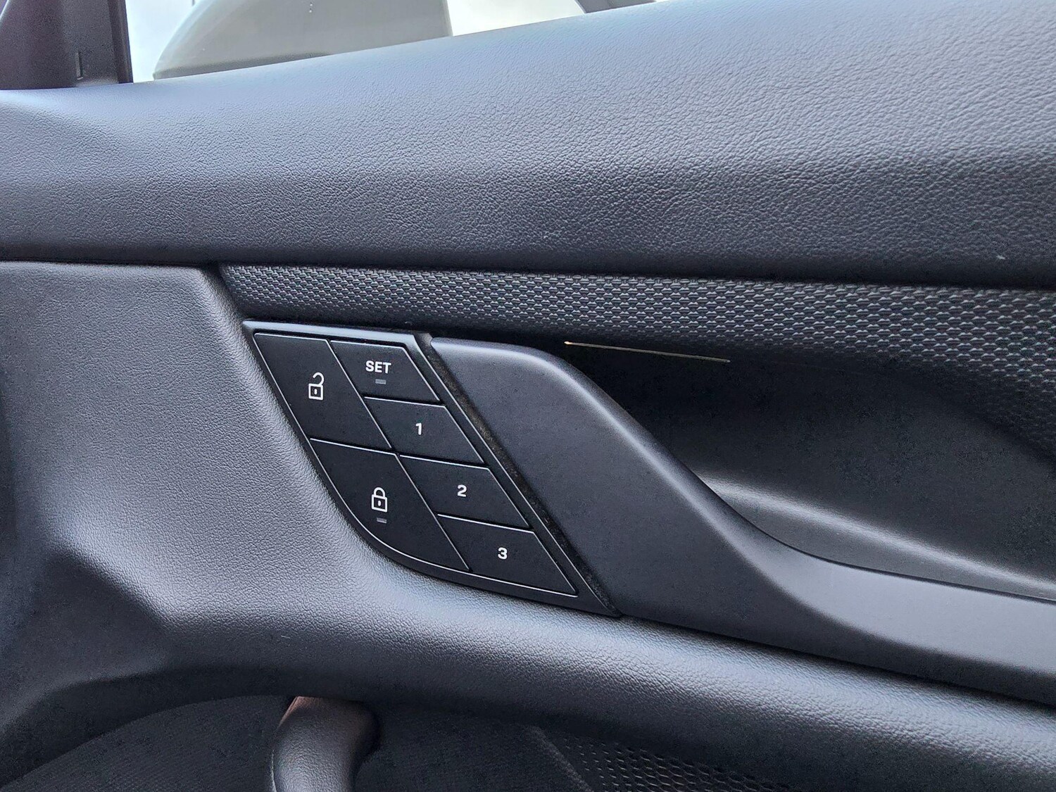 Used Porsche Taycan 2021 for sale - 77427592: Photo 32