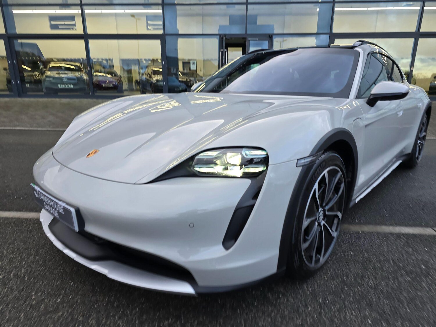 Used Porsche Taycan 2021 for sale - 77427592: Photo 42