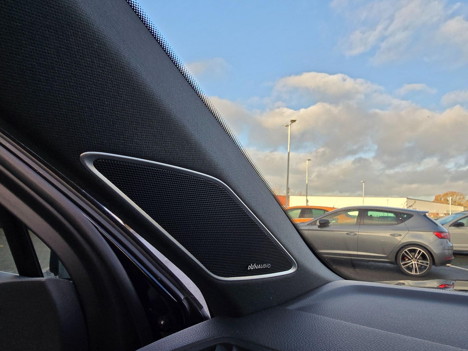 Used Volkswagen Touareg 2020 for sale - 77427629: Photo 2