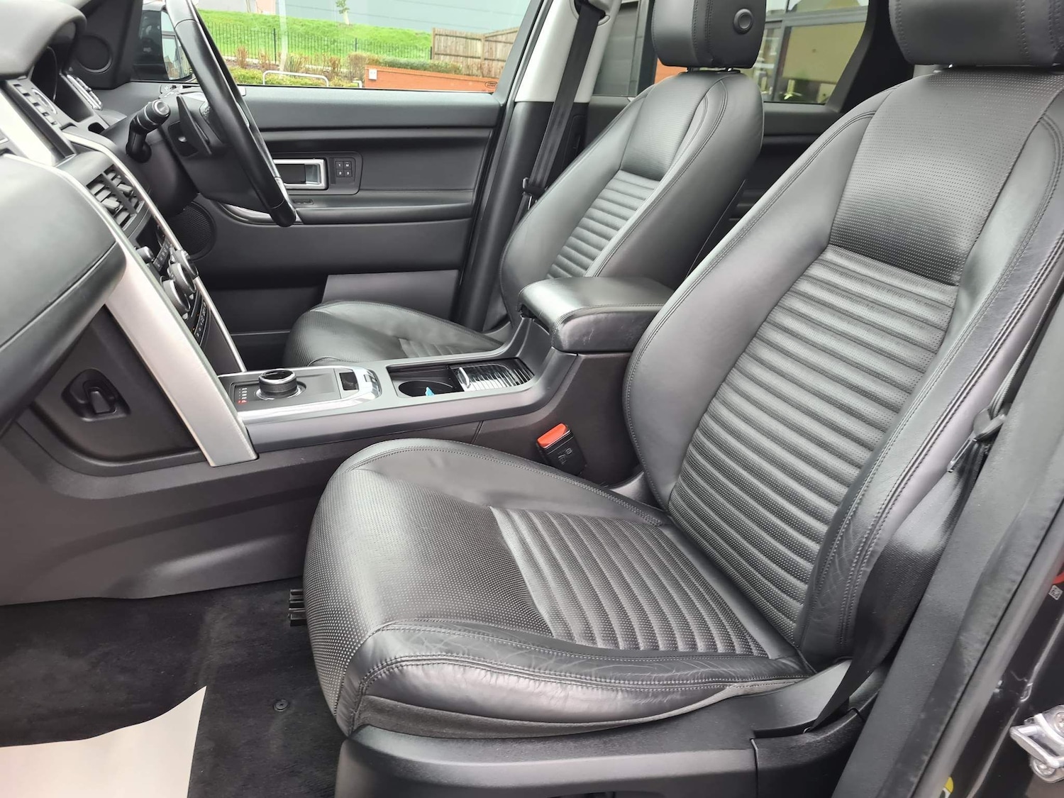 Used Land Rover Discovery Sport 2016 for sale - 65360924: Photo 20