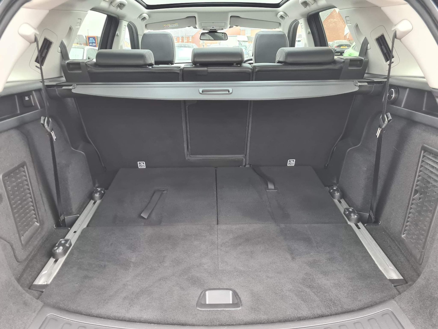 Used Land Rover Discovery Sport 2016 for sale - 65360924: Photo 25