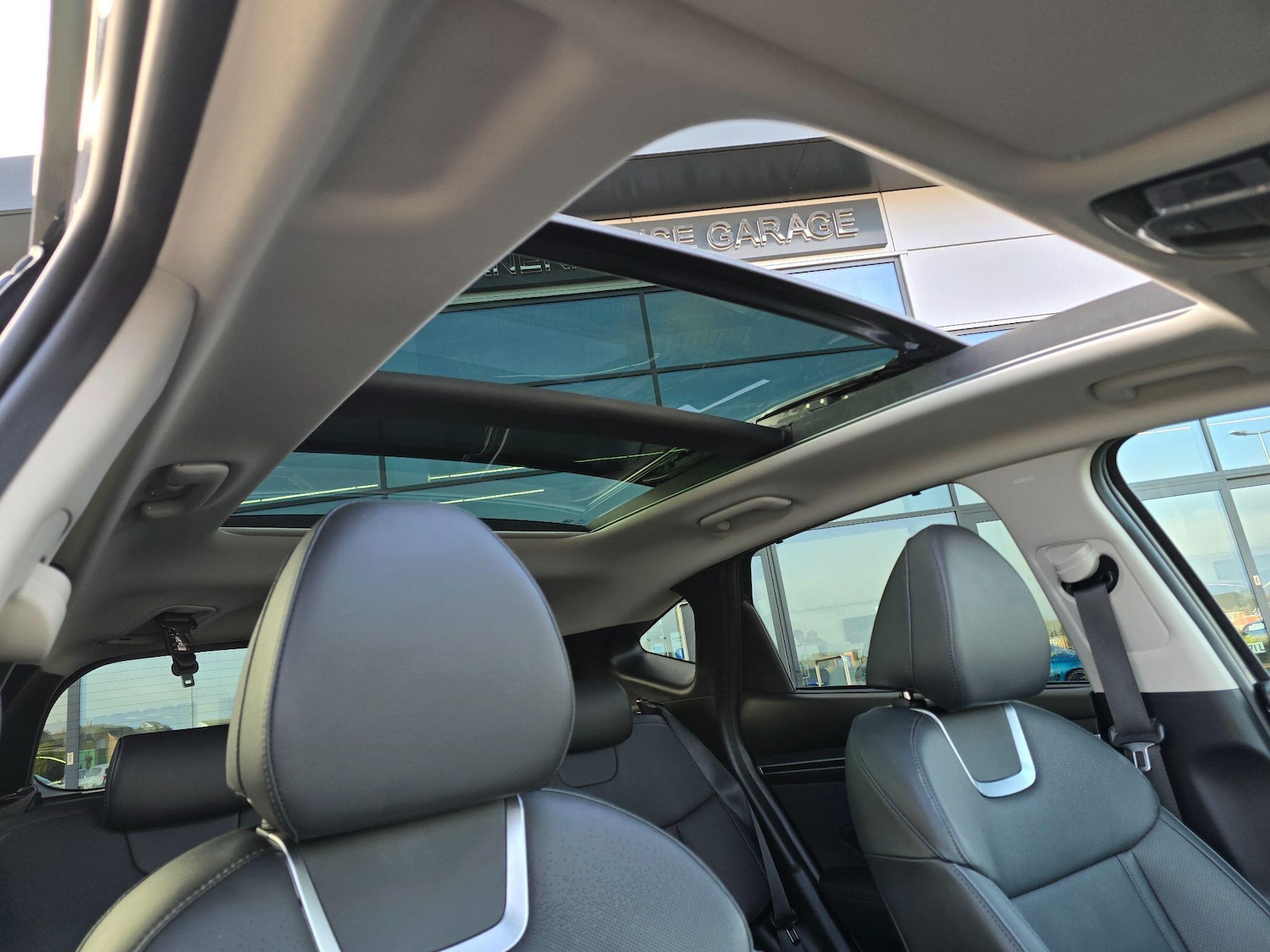 Used Hyundai TUCSON 2023 for sale - 77671656: Photo 2