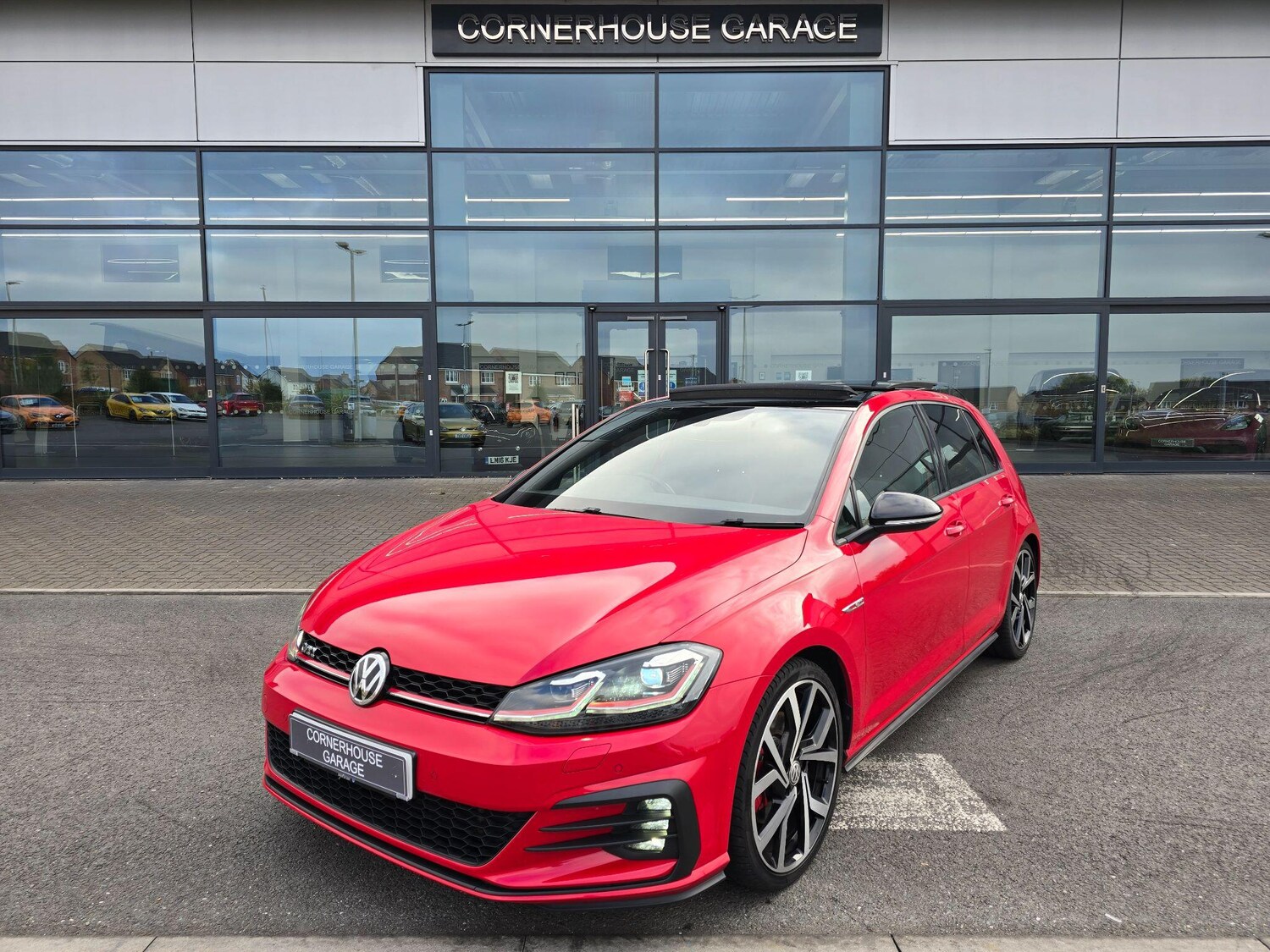 Used Volkswagen Golf 2017 for sale - 77784562: Photo 12