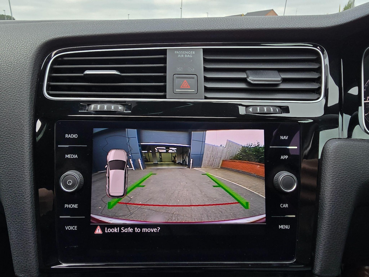 Used Volkswagen Golf 2017 for sale - 77784562: Photo 3