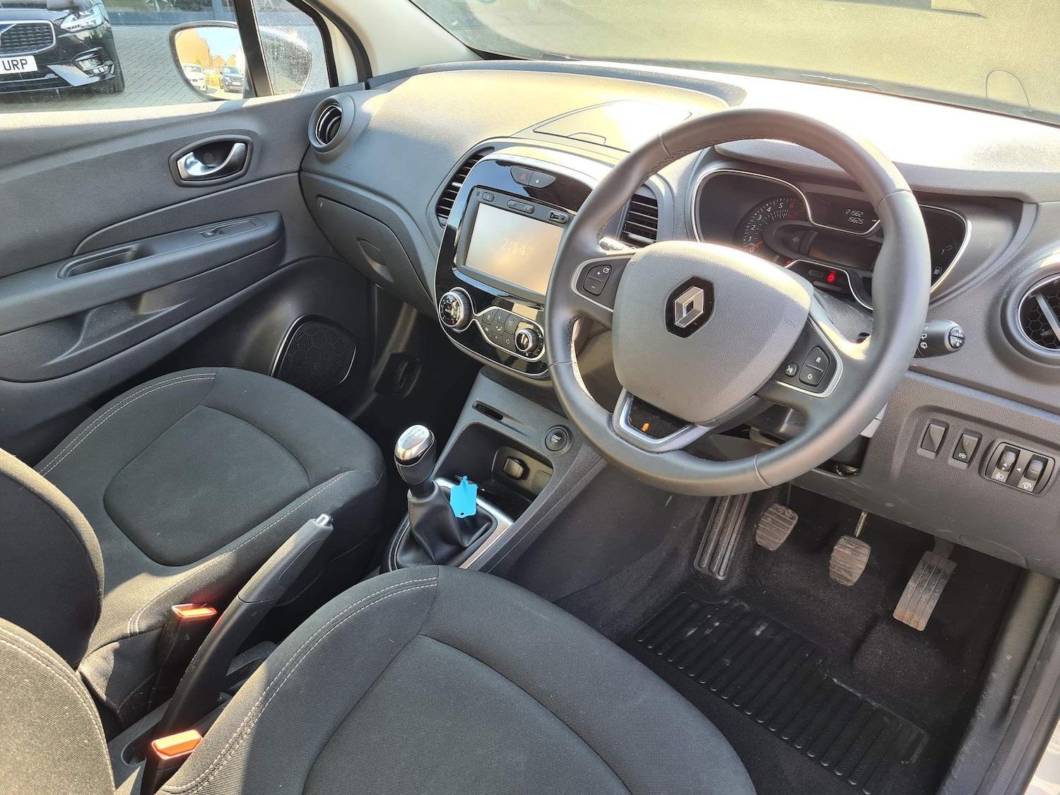 Used Renault Captur 2018 for sale - 64489699: Photo 3