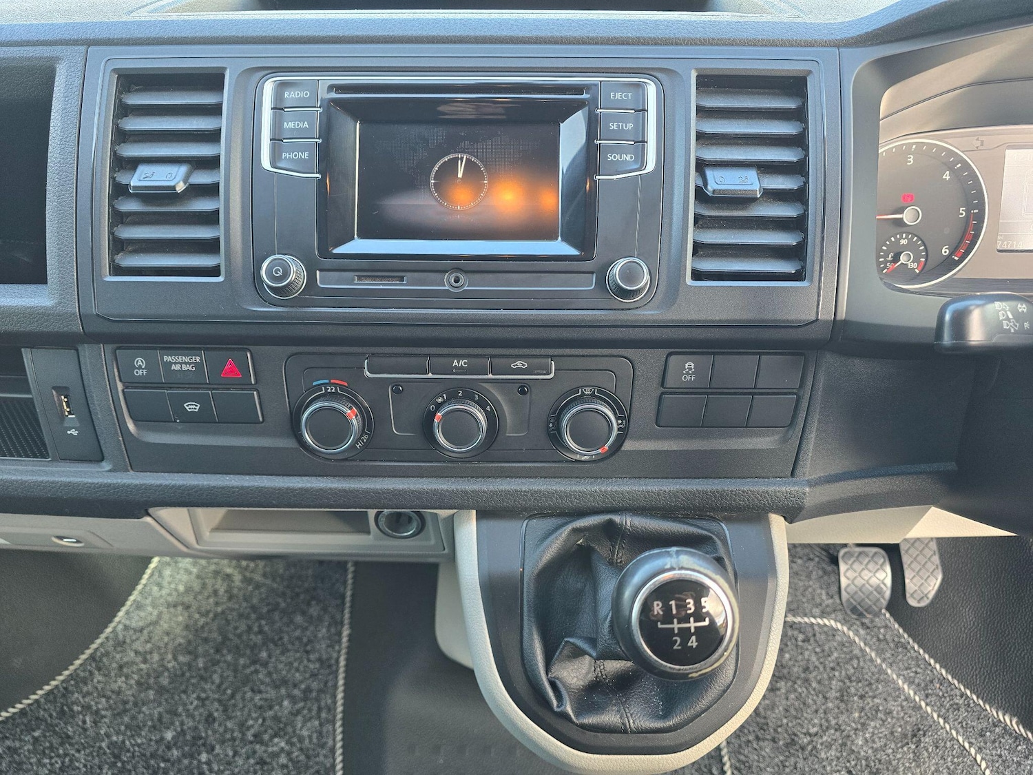 Used Volkswagen Transporter 2019 for sale - 78058366: Photo 51