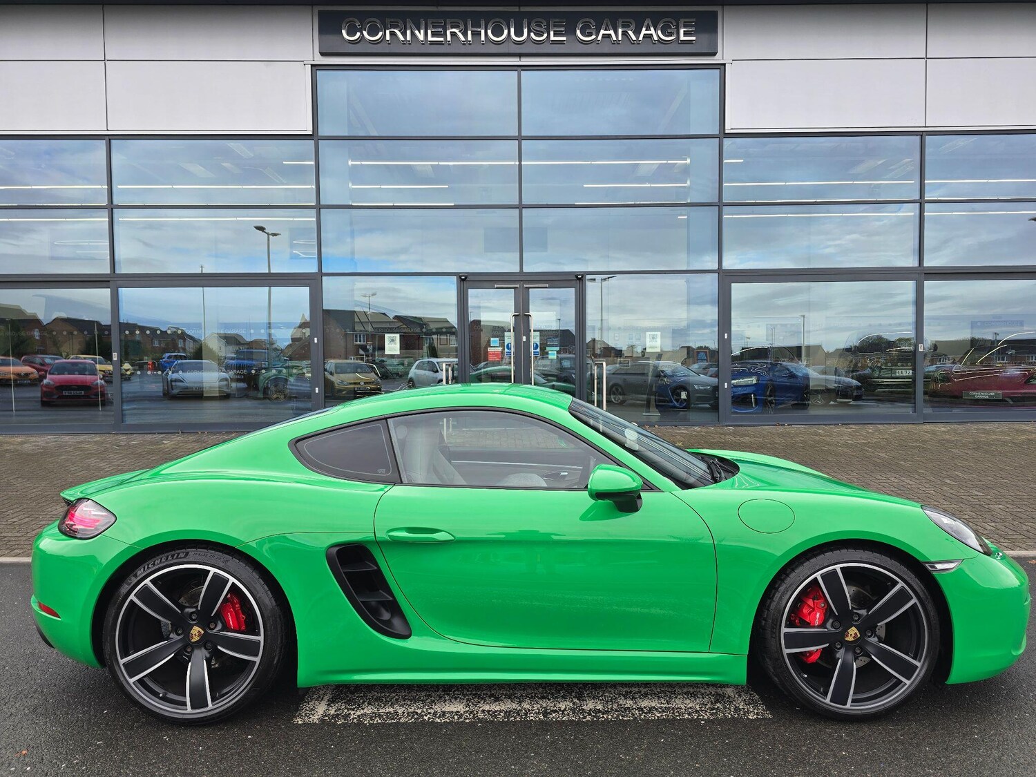 Used Porsche Cayman 2021 for sale - 77427624: Photo 18