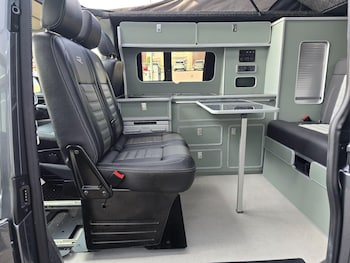 Used Volkswagen Transporter 2024 for sale - 79247752: Photo