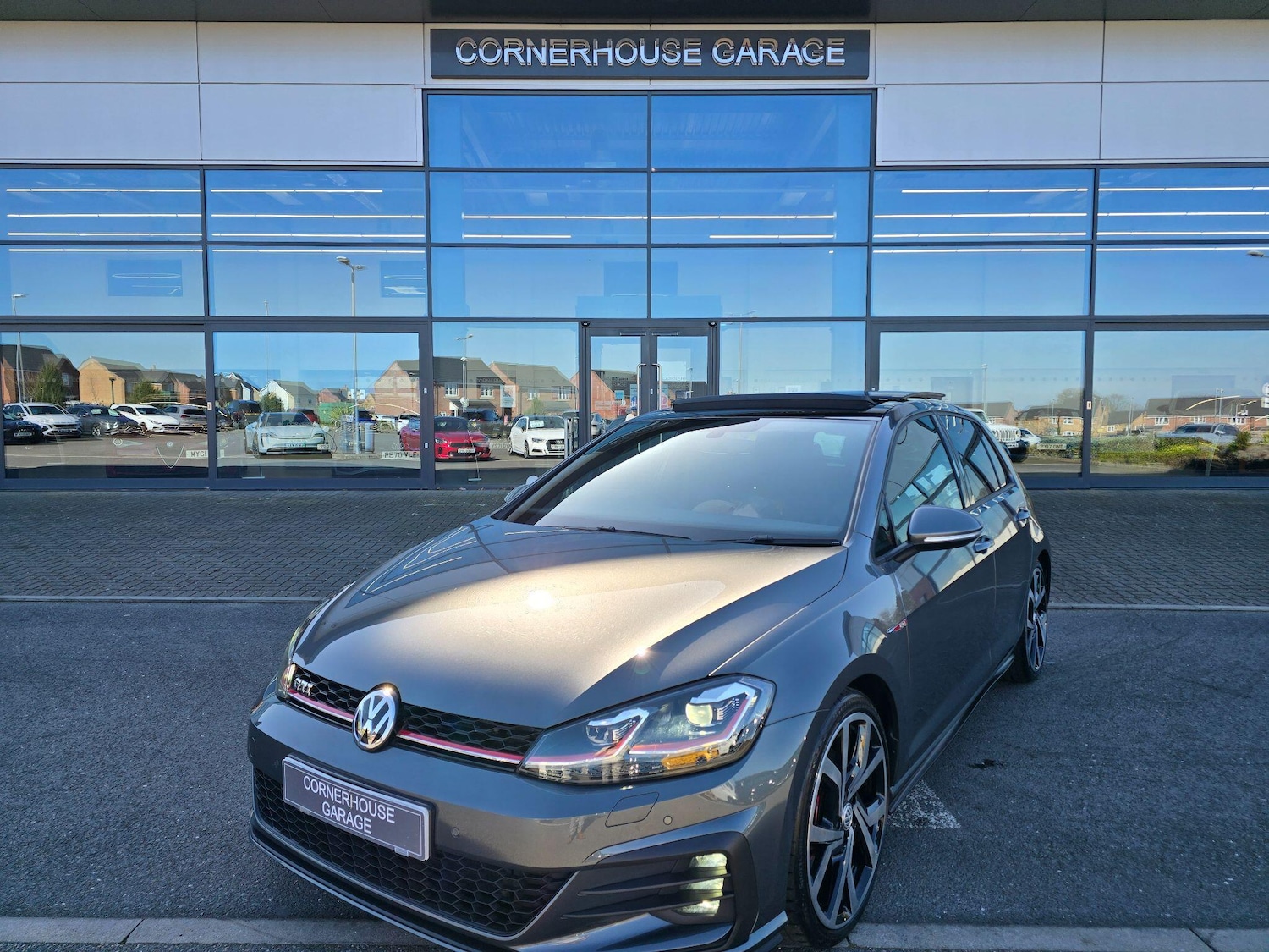 Used Volkswagen Golf 2017 for sale - 77993077: Photo 11