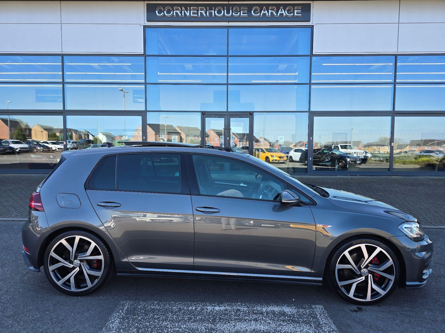 Used Volkswagen Golf 2017 for sale - 77993077: Photo 17