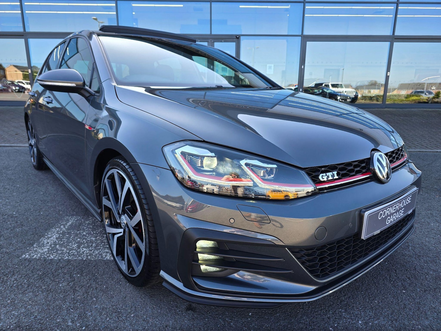 Used Volkswagen Golf 2017 for sale - 77993077: Photo 18