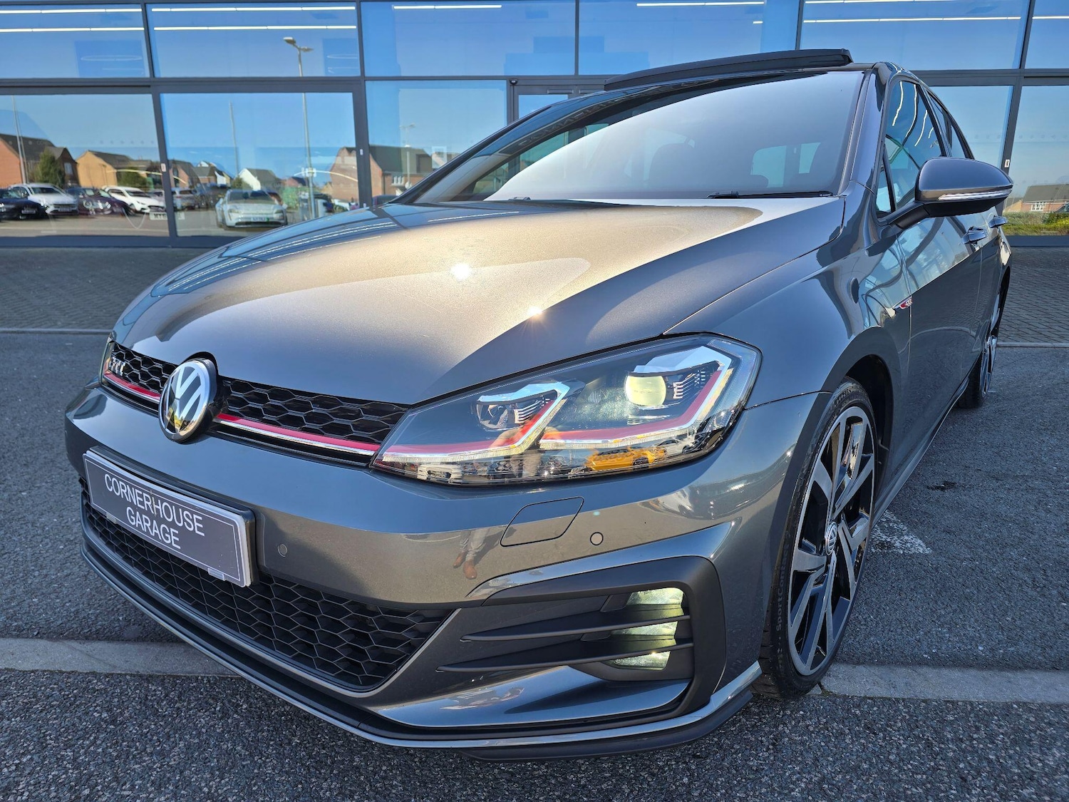 Used Volkswagen Golf 2017 for sale - 77993077: Photo 29