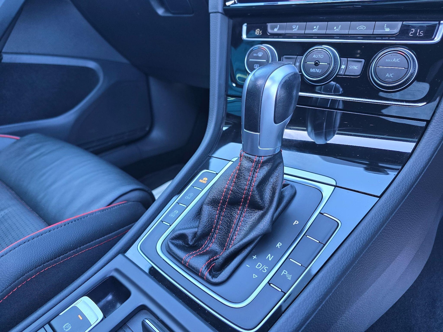 Used Volkswagen Golf 2017 for sale - 77993077: Photo 34