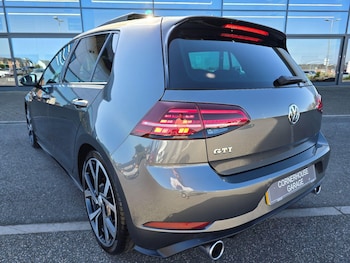 Used Volkswagen Golf 2017 for sale - 77993077: Photo