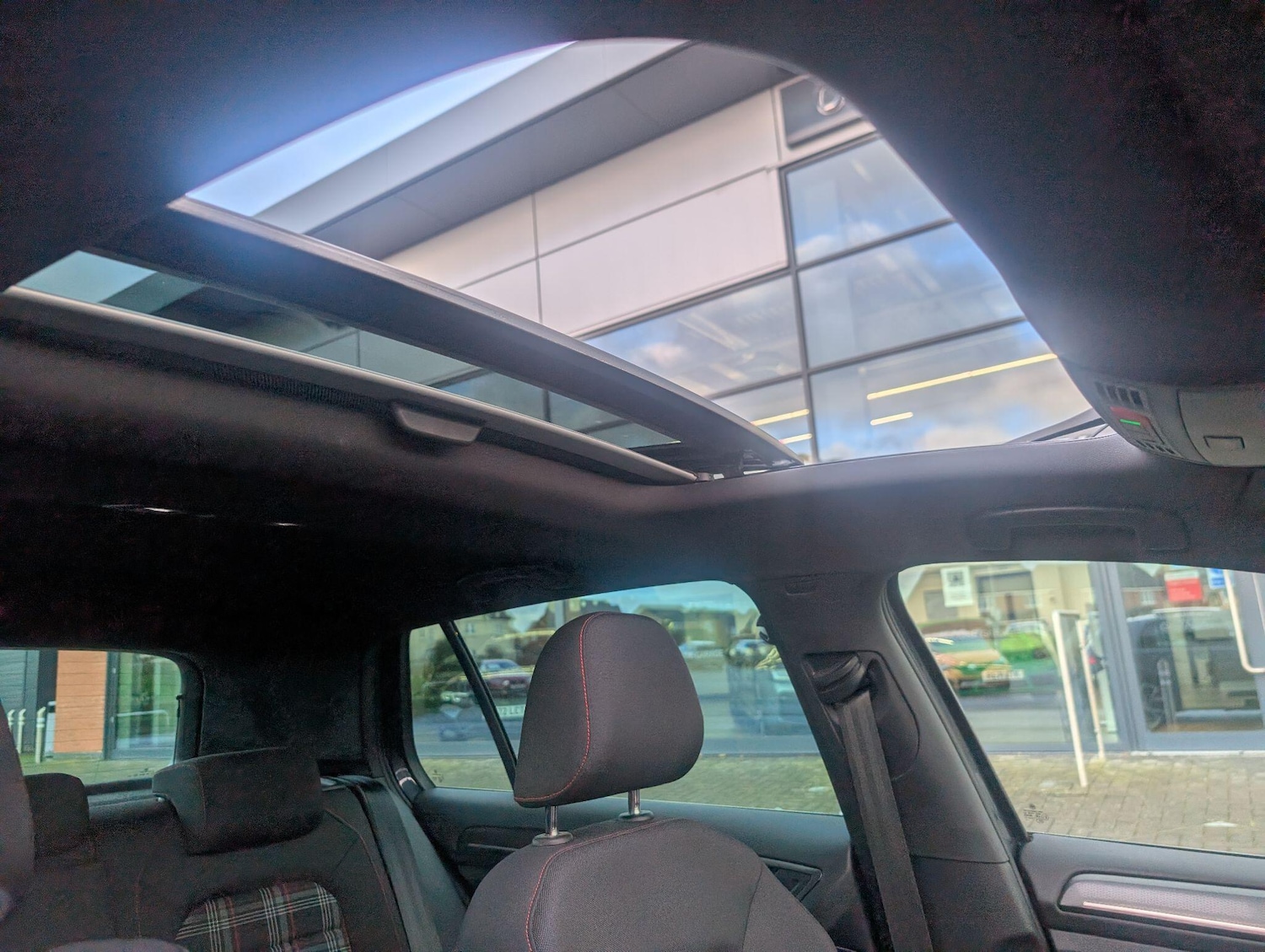 Used Volkswagen Golf for sale - 77940079: Photo 3