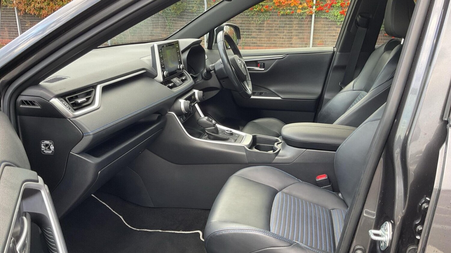 Used Toyota RAV4 2019 for sale - 76673432: Photo 12