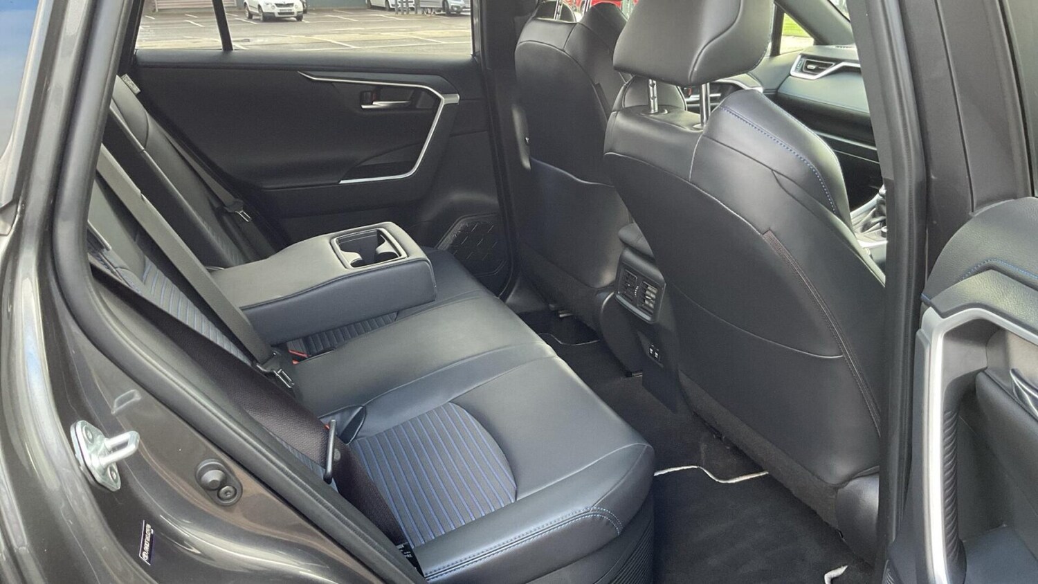 Used Toyota RAV4 2019 for sale - 76673432: Photo 14