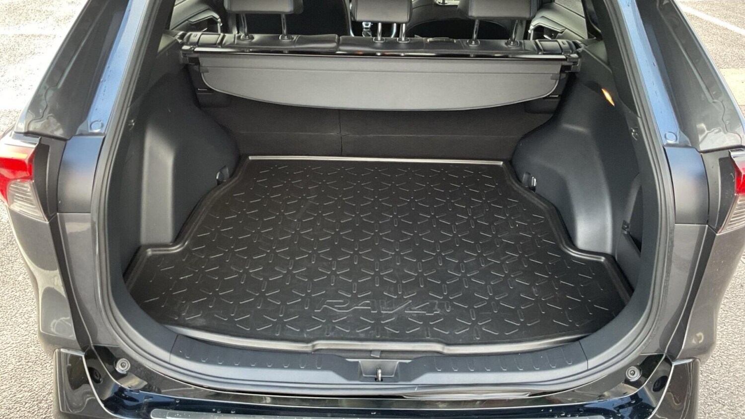 Used Toyota RAV4 2019 for sale - 76673432: Photo 16