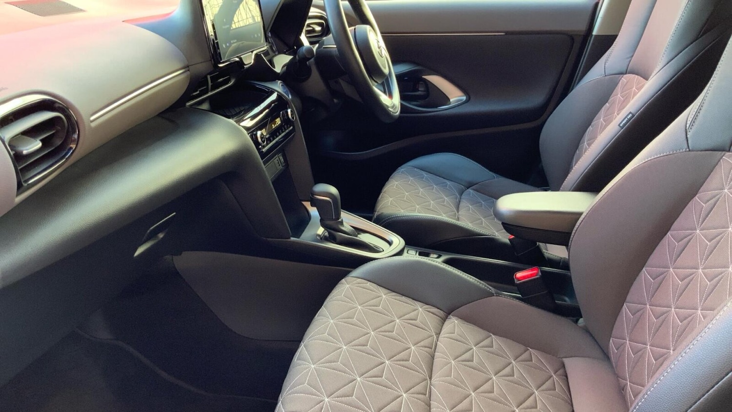 Used Toyota Yaris Cross 2023 for sale - 76676142: Photo 12