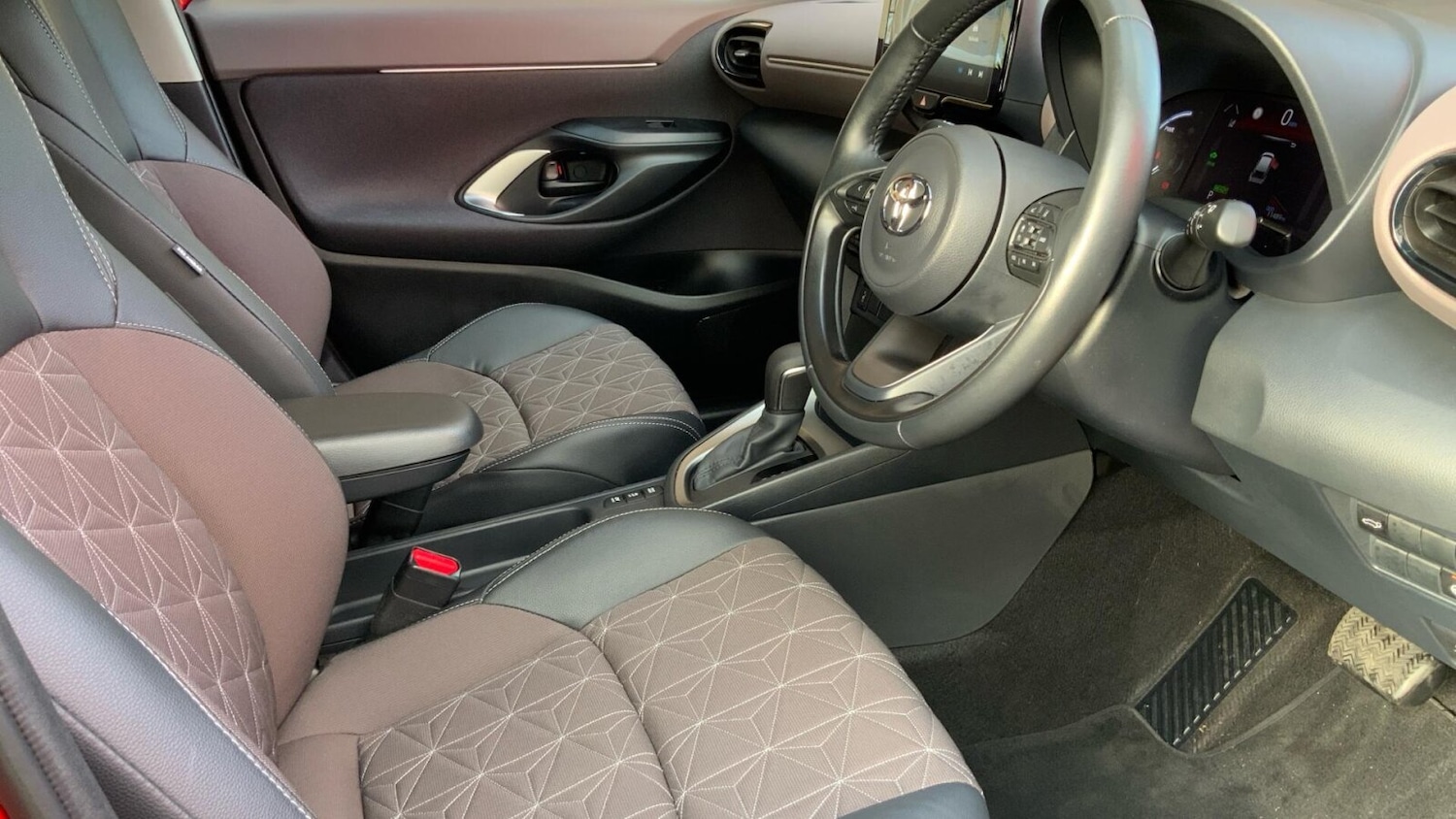 Used Toyota Yaris Cross 2023 for sale - 76676142: Photo 13