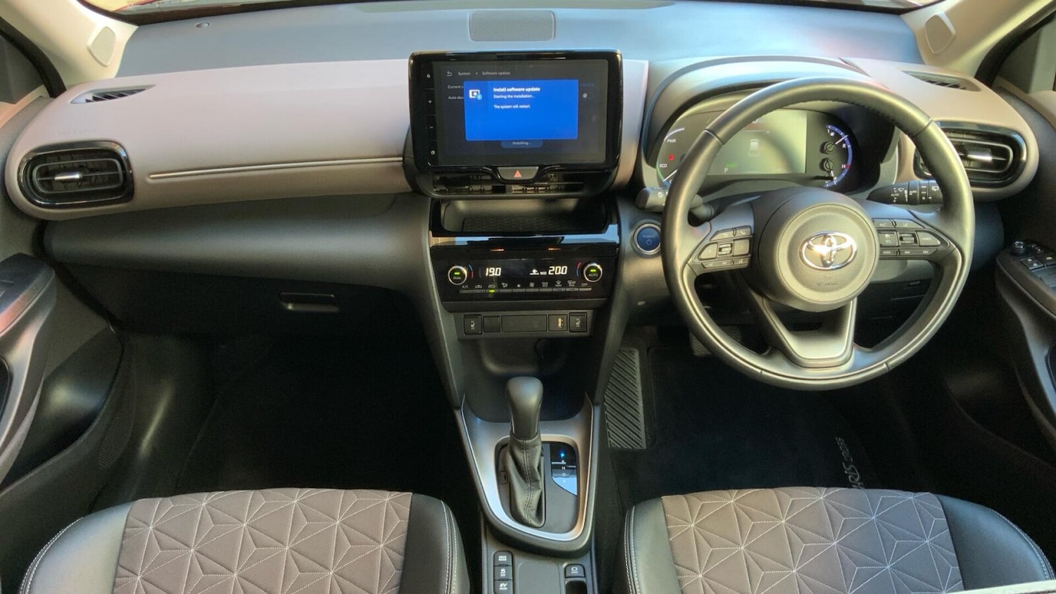 Used Toyota Yaris Cross 2023 for sale - 76676142: Photo 7