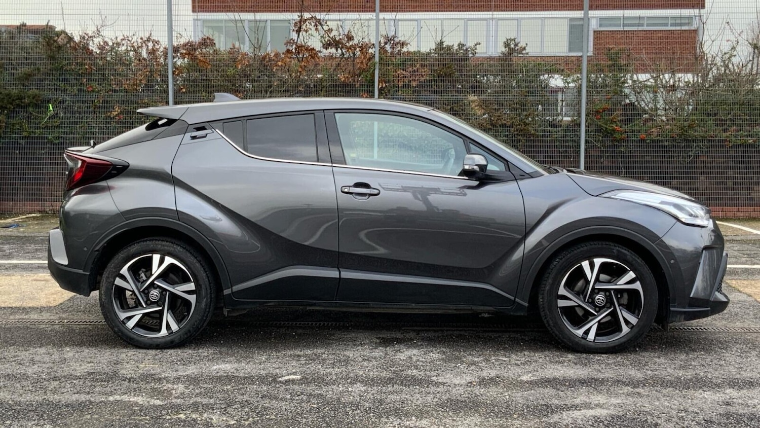 Used Toyota C-HR 2023 for sale - 77588090: Photo 25