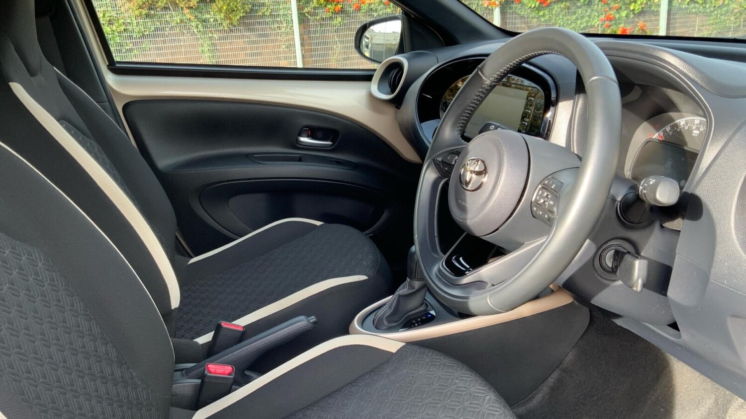 Used Toyota Aygo X 2022 for sale - 76674260: Photo 15