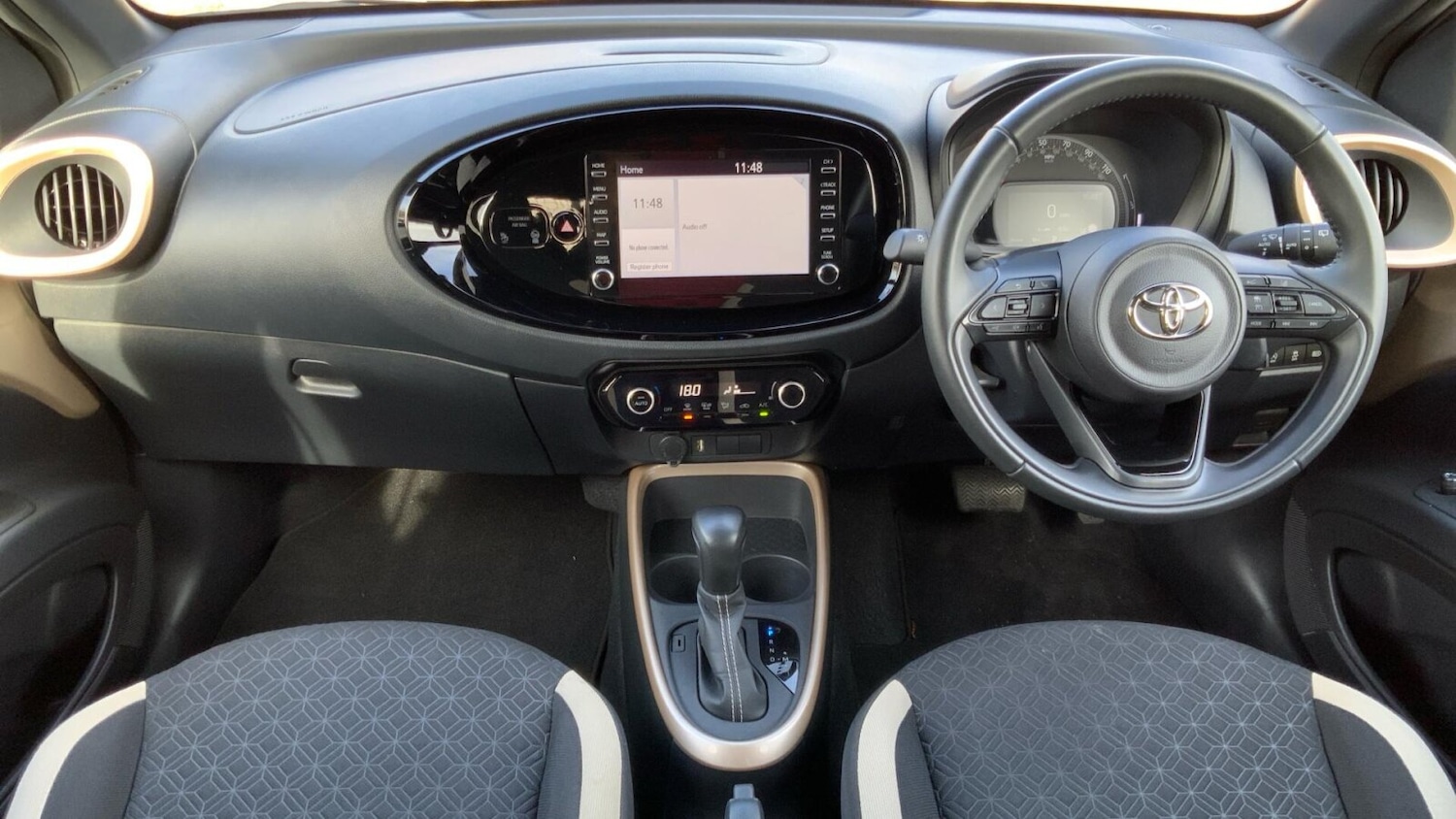 Used Toyota Aygo X 2022 for sale - 76674260: Photo 9