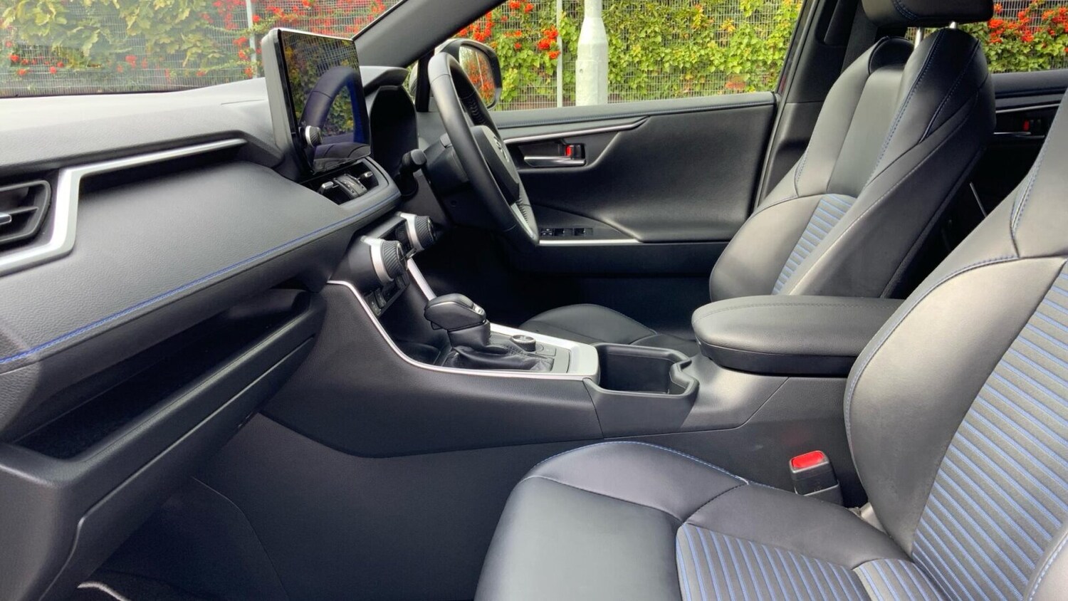 Used Toyota RAV4 2023 for sale - 76676312: Photo 12