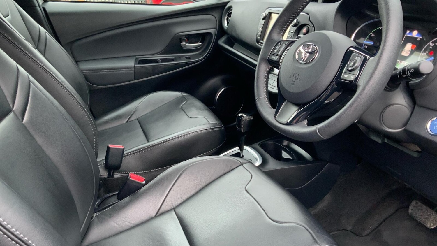 Used Toyota Yaris 2020 for sale - 77763410: Photo 13