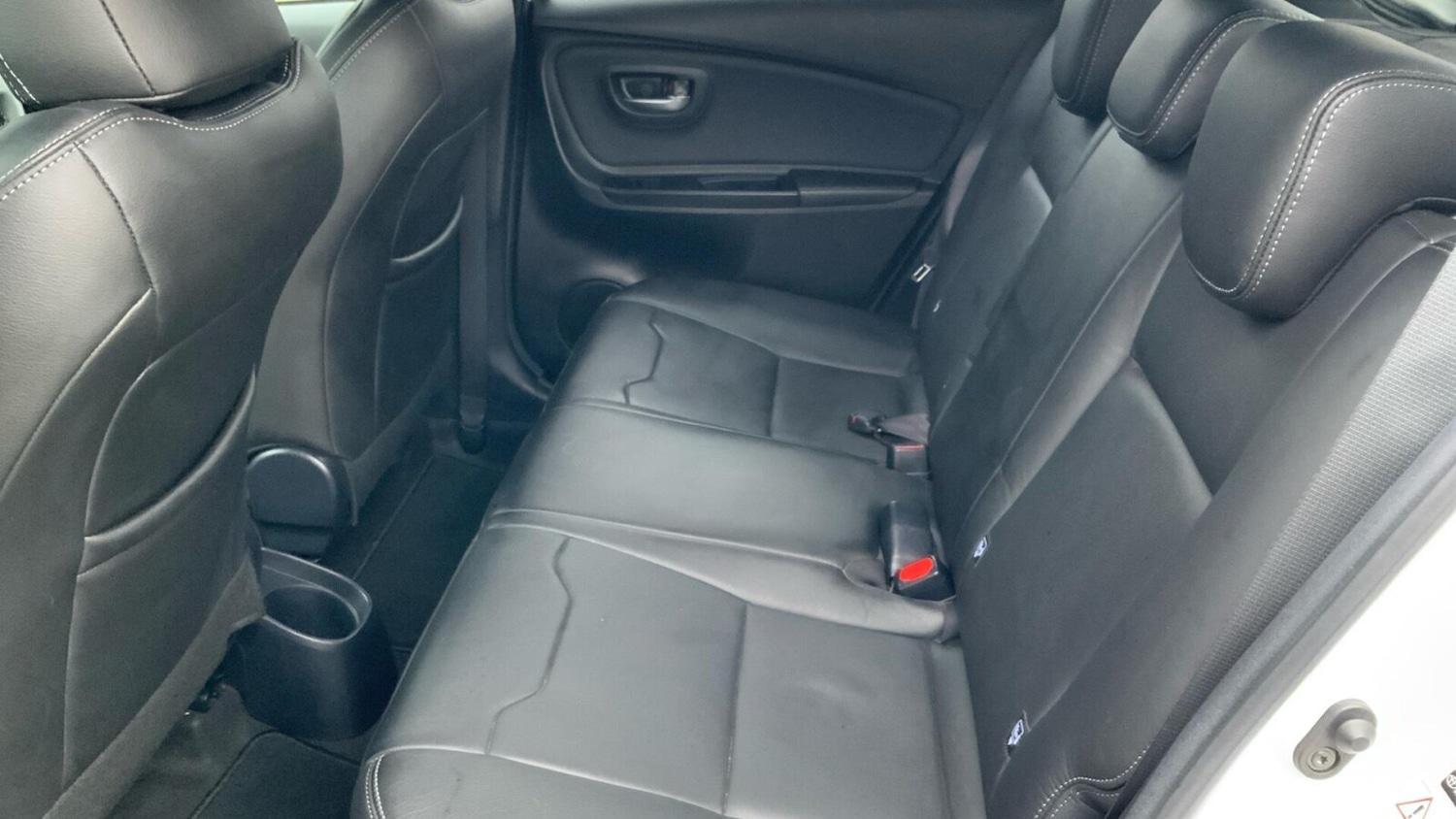 Used Toyota Yaris 2020 for sale - 77763410: Photo 15