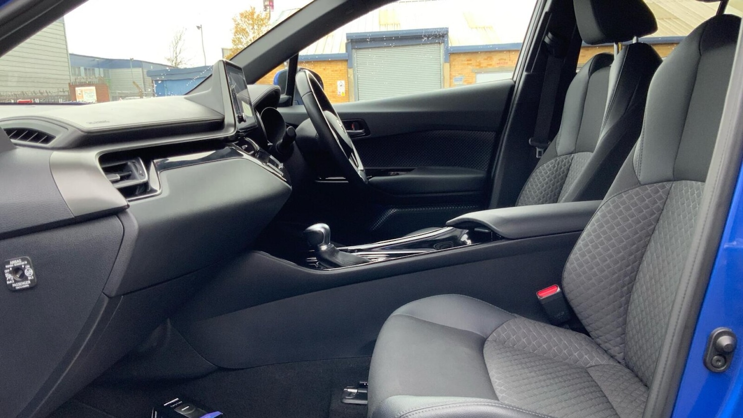 Used Toyota C-HR 2022 for sale - 76675365: Photo 12