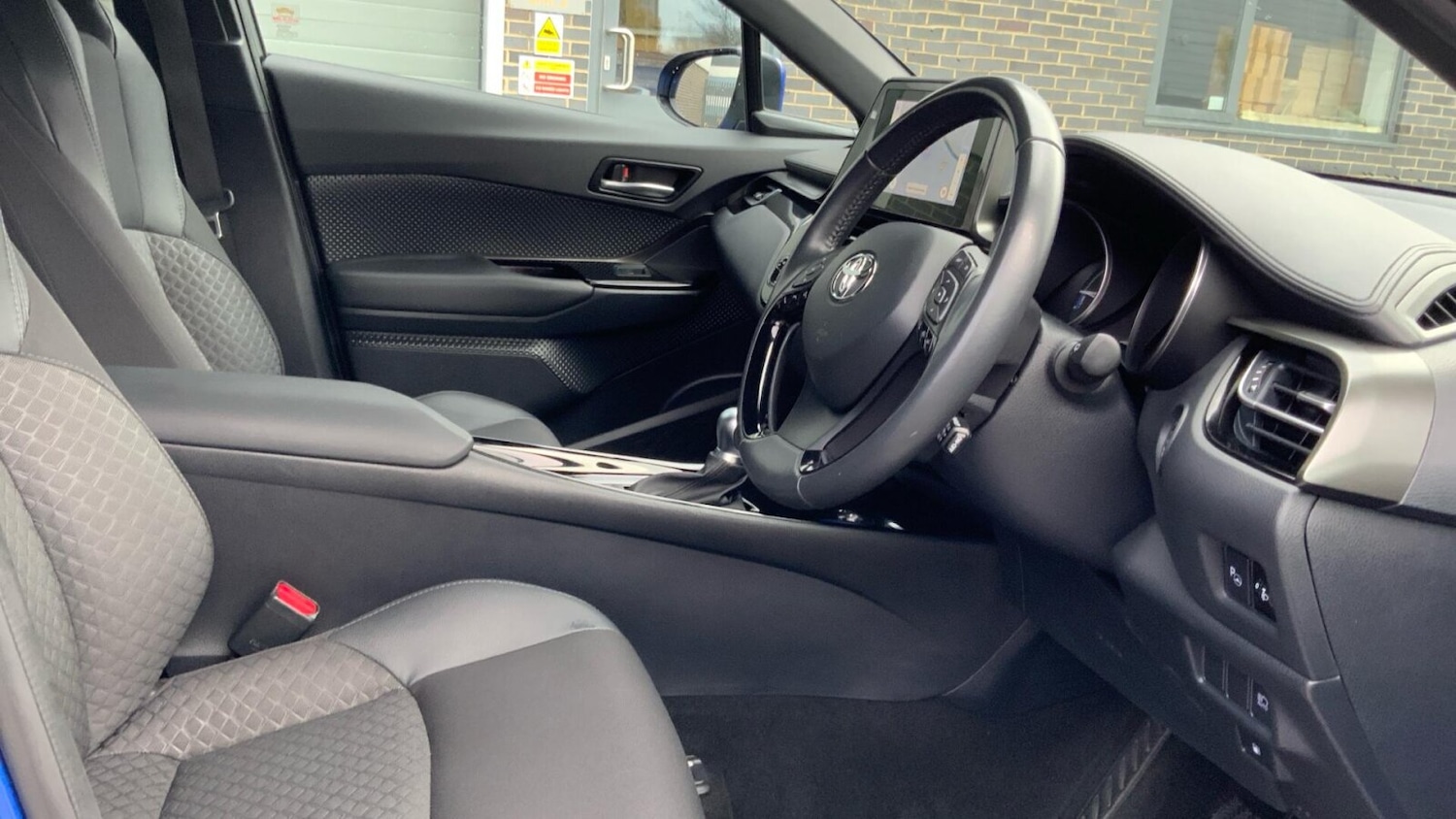 Used Toyota C-HR 2022 for sale - 76675365: Photo 13