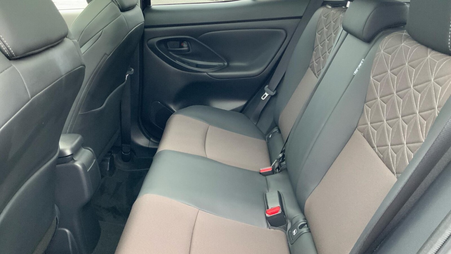 Used Toyota Yaris Cross 2023 for sale - 77972331: Photo 18